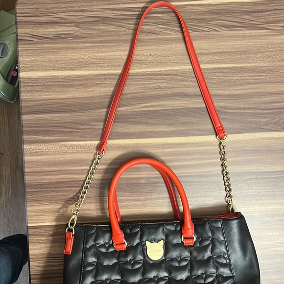 Betsy Johnson Kitty Cat quilted black & red vegan leather crossbody purse - Picture 9 of 16